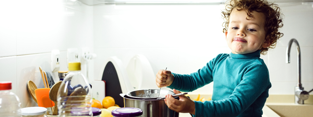 11 Easy Tips For Getting Your Children Involved In the Kitchen